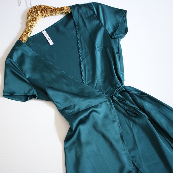 LAST ONE! Green Surplice Wrap Satin Dress - Picture 6 of 8